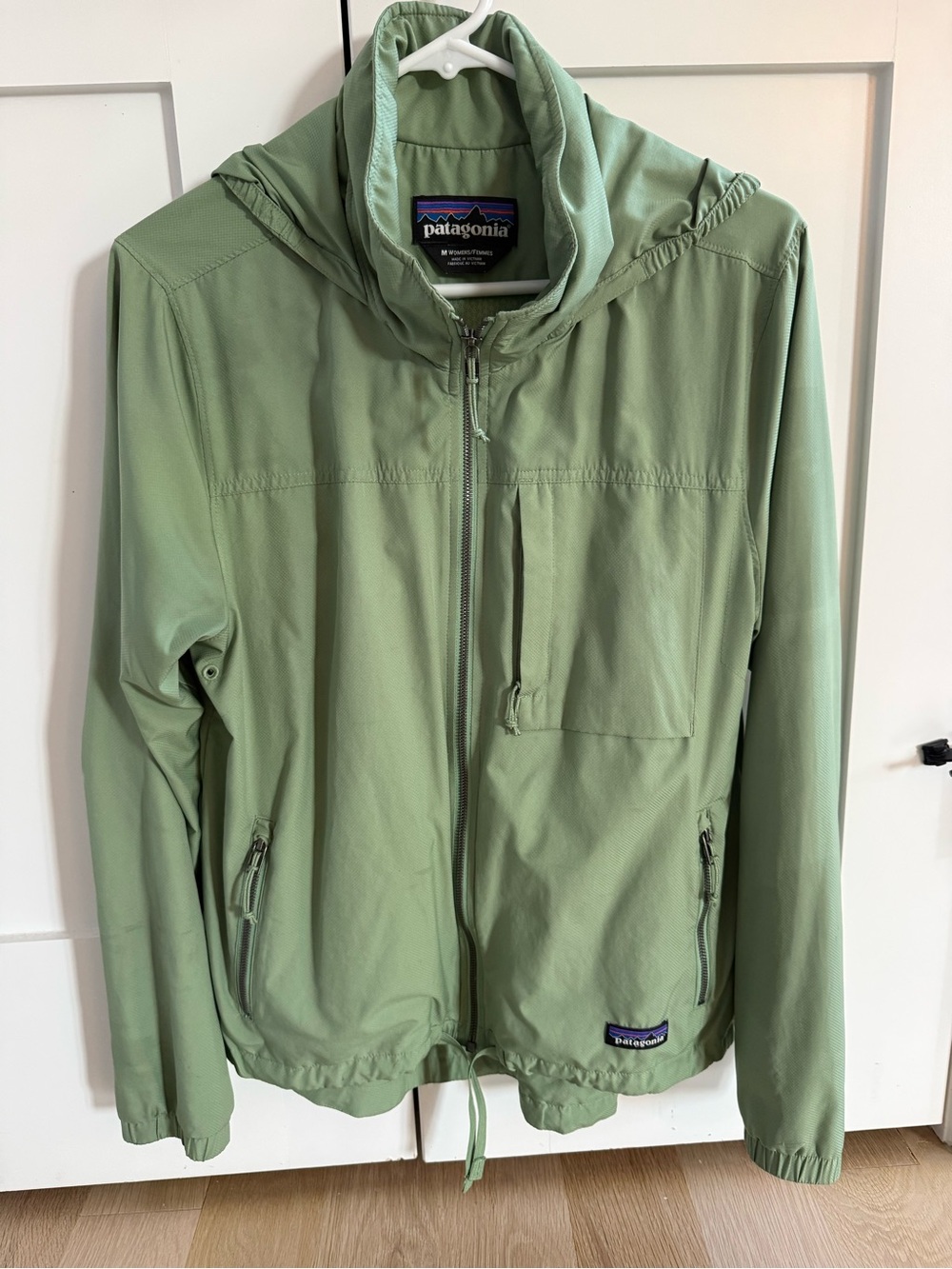 Patagonia Women’s Sage Green Hooded Windbreaker Jacket